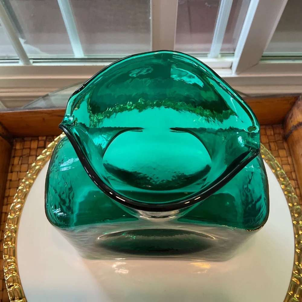 BLENKO VTG Beautiful Double Spout Green Glass Pitcher Vase